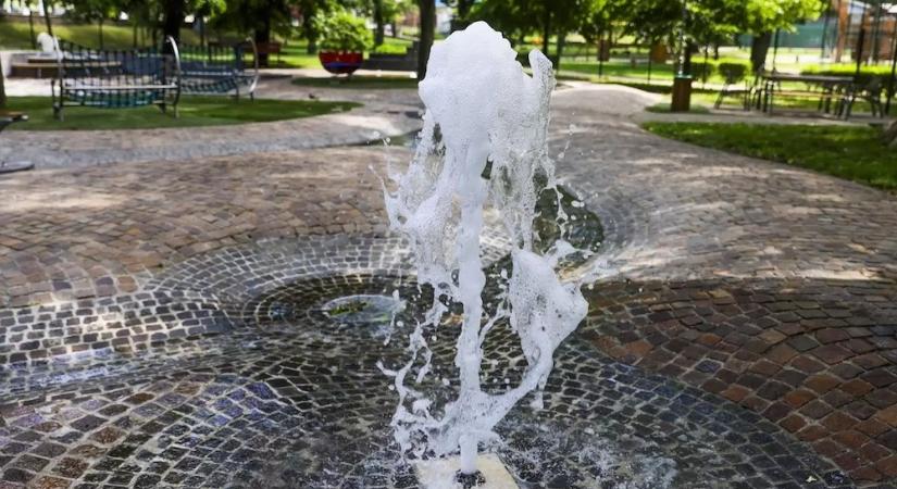 Gyermeknapon újra megnyitották - ismét látogatható a népszerű vizes játszótér Győrben