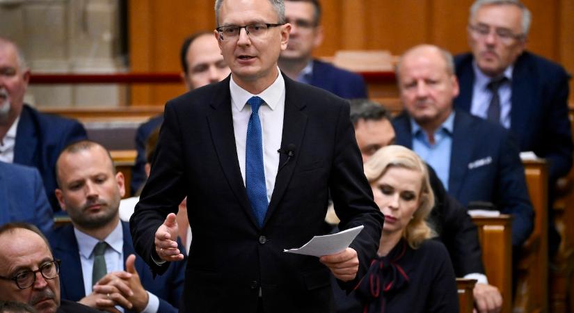 Rétvári Bence Magyar Péternek: Önmagán kívül ön kit tud tisztelni?