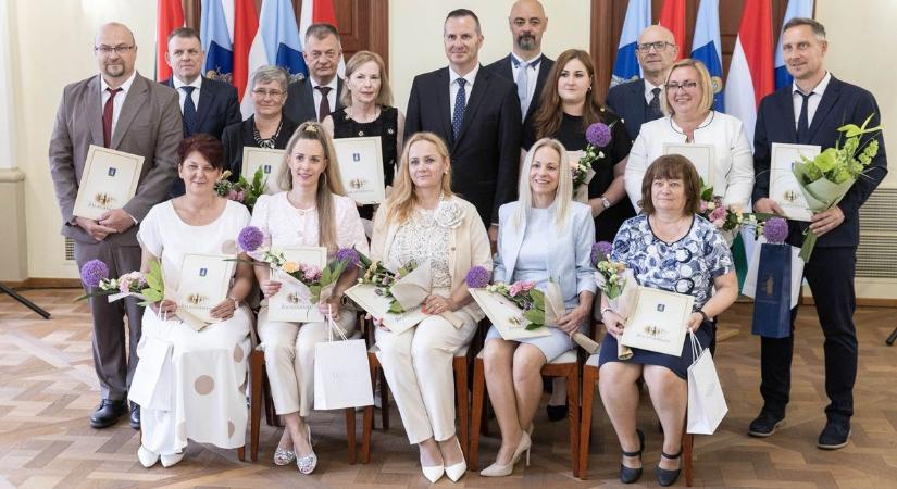 Munkájuk nélkülözhetetlen! Zalai pedagógusokat köszöntöttek az ünnephez közeledve (galéria)