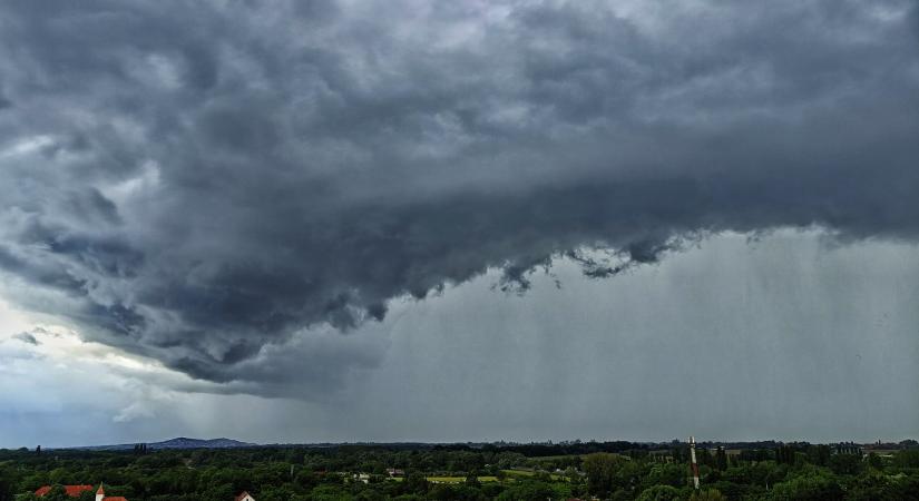 Ismét lecsapott a vihar a Balatonnál