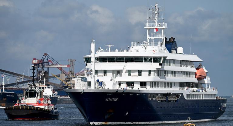 Ismét kihajózhat a hantavírussal fertőzött luxushajó, a teljes legénységet lecserélték