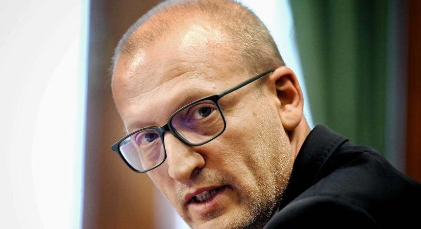Tarr Zoltán közölte, folytatódik a kutatás az NKA-pénzek után és felhívást intézett a fideszes képviselőkhöz