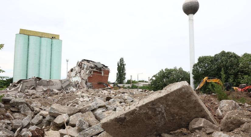 Megszólalt a mentőszolgálat a házomlás áldozatáról, elárulták, milyen sérüléseket szenvedett