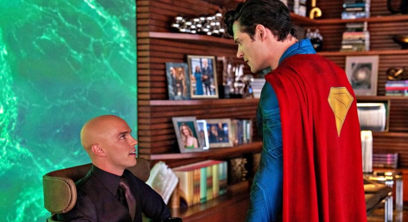 James Gunn megmutatta, hogyan fog kinézni Lex Luthor a klasszikus képregényes páncéljában a Superman folytatásában