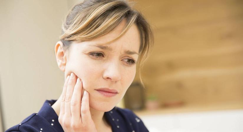 Egy alattomos vitaminhiány első tünete is lehet a fogínyvérzés