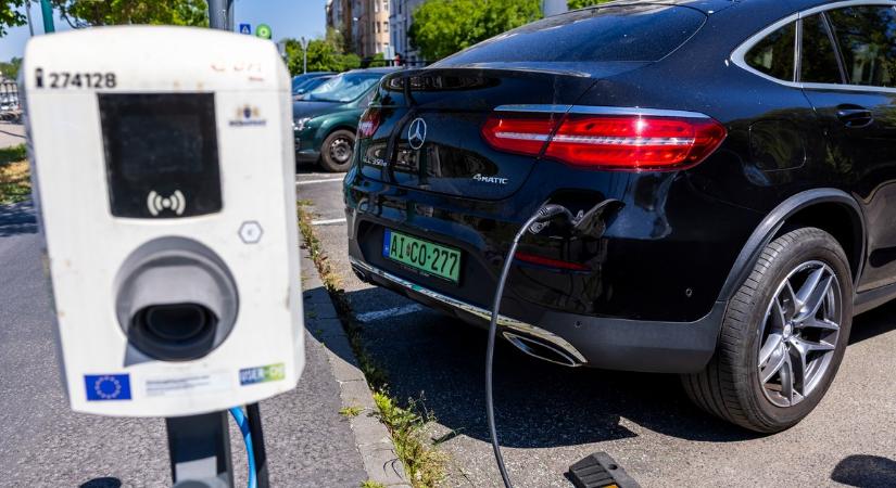 Ezekkel az autókkal nem hajthat fel kompra – Fontos szabályok utazóknak