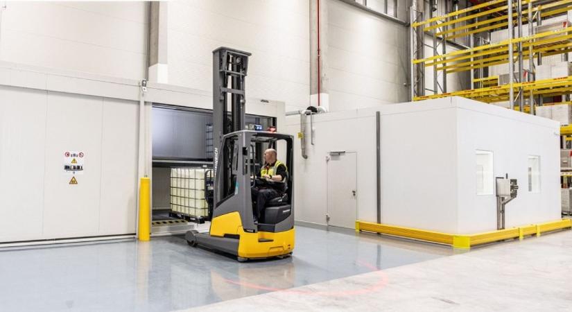 GMP-szabványos tisztatéri rendszer a DHL Supply Chainnél