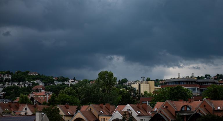 Viharos fordulat jön az időjárásban, több vármegyére is figyelmeztetést adtak ki