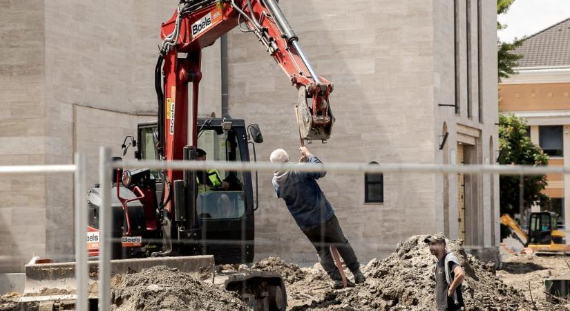Megugró lánctartozások, tömeges elbocsátás: hullámverést hozhat az államilag felhizlalt vállalatok megingása