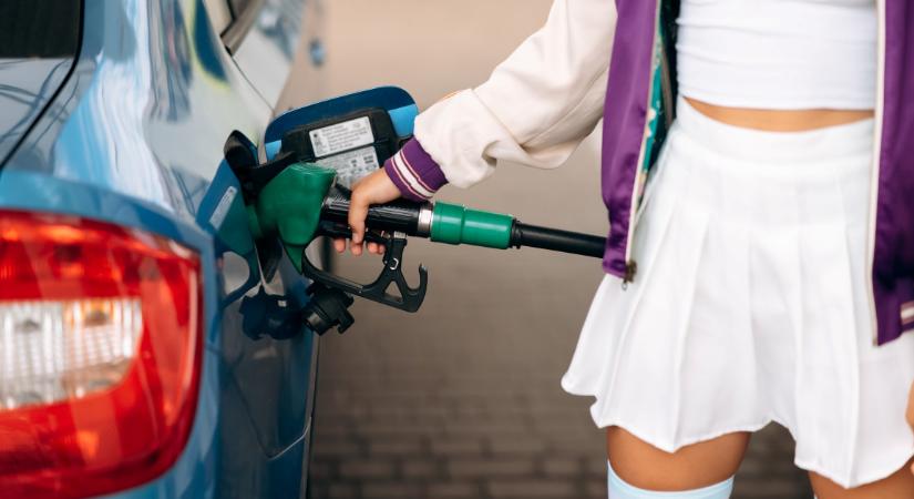 Ezt mindig tedd meg az autóddal indulás előtt – egyetlen mozdulat is megelőzhet egy súlyos balesetet