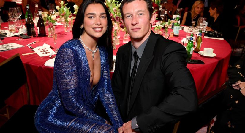 Kicsoda Callum Turner, a sármos színész, aki titokban feleségül vette Dua Lipát?