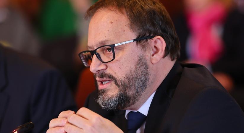 Kiderült: ekkortól állíthatja vissza széles körben a katás adózást a kormány