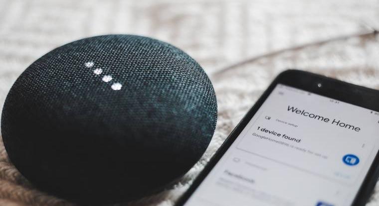 Úgy néz ki, hogy végre tényleg megjelenik a Google okoshangszórója