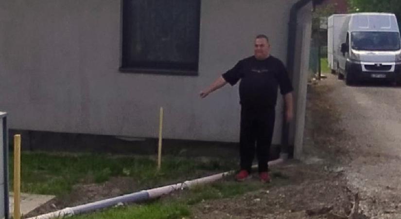 Megmenekülhet a 80 milliós tamási ház a bontástól: két sor cserép és több millió forint lehet a szomszédháború ára
