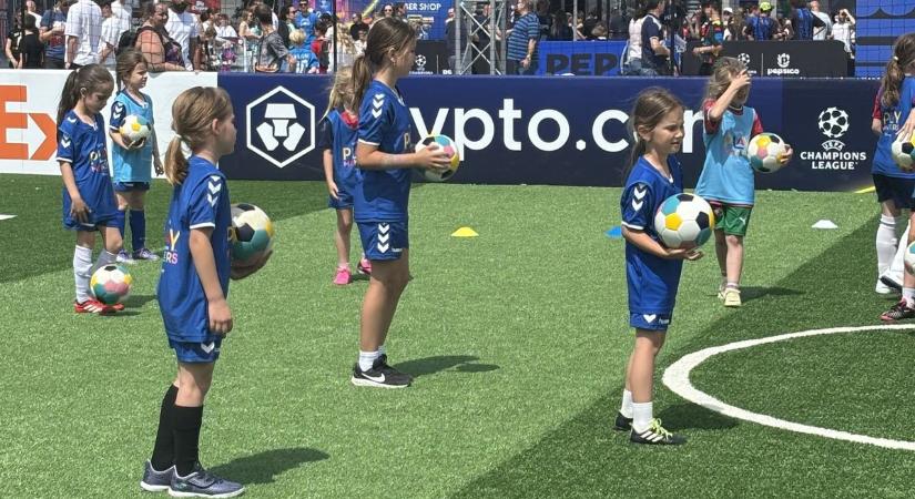 Női labdarúgás: a gyengébb nem igene