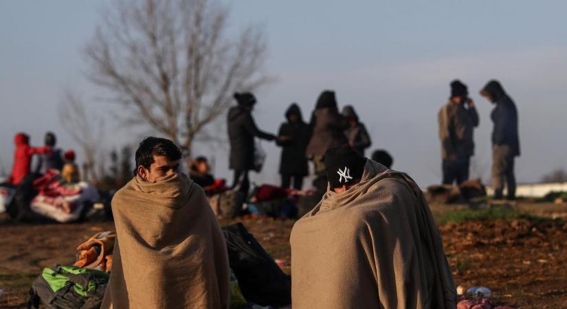 Szigorít az EU: gyorsabb kitoloncolások és akár kétéves őrizet az illegálisan tartózkodó migránsok számára