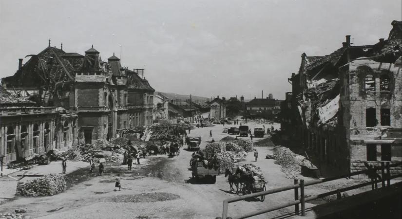 Az amerikai bombázók ötven perc alatt romhalmazzá változtatták Kolozsvárt – a Fotofilm képein idézzük fel a város '44-es bombázását
