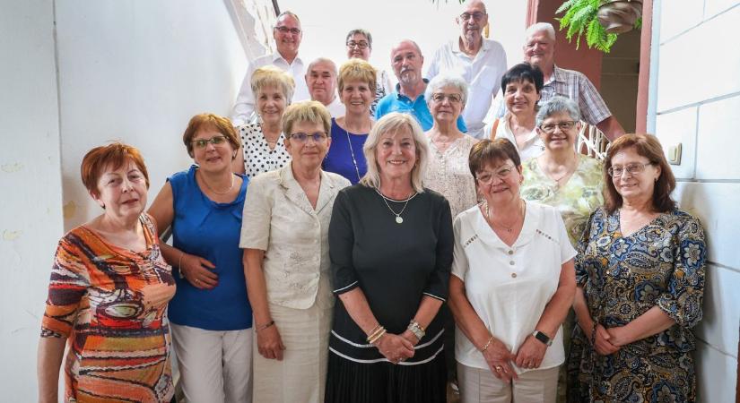 50 év, változatlan összetartás: újra találkoztak a "winkleres" diákok Nagykanizsán