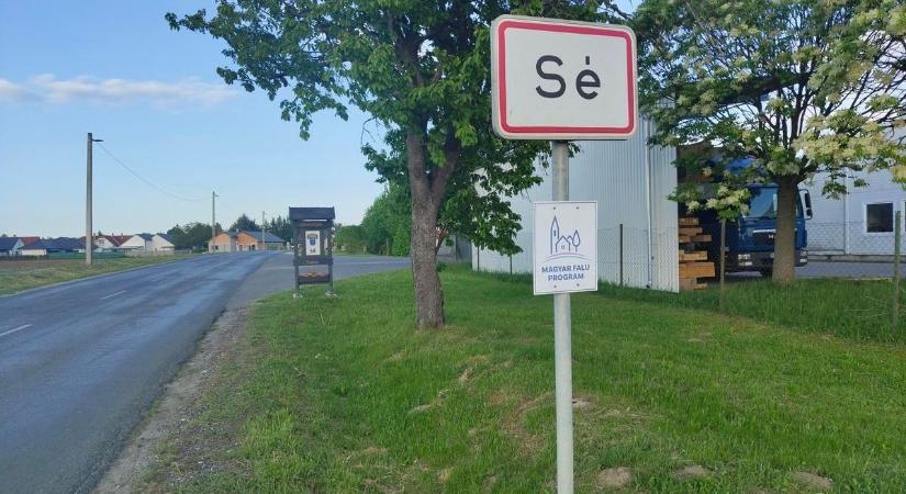 Életveszély! Óvodás csoport közé hajtott az őrült sofőr Sében