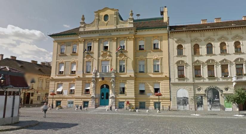 Több helyszínen kutattak a nyomozók az óbudai korrupciós ügyben, többeket őrizetbe vettek