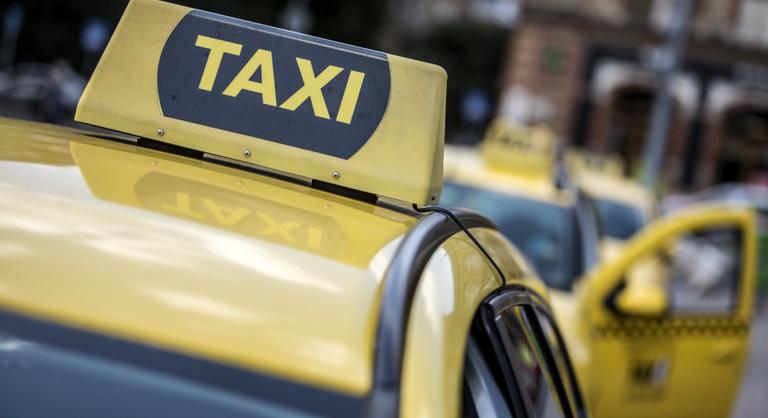 Komoly összegeket titkolt el egy taxis cég, lebuktak