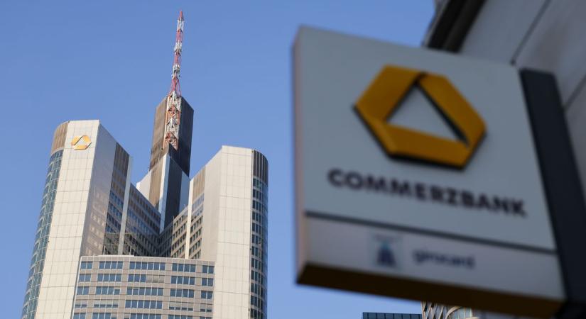 Hiába tombol a német kormány, az UniCredit egyre közelebb kerül a Commerzbank felvásárlásához: végre mozgásba lendülhet a bénult európai bankpiac