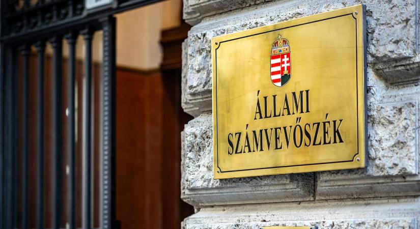 Lázár János és Nagy Márton is aláírta a hiányos minisztériumi költségvetést
