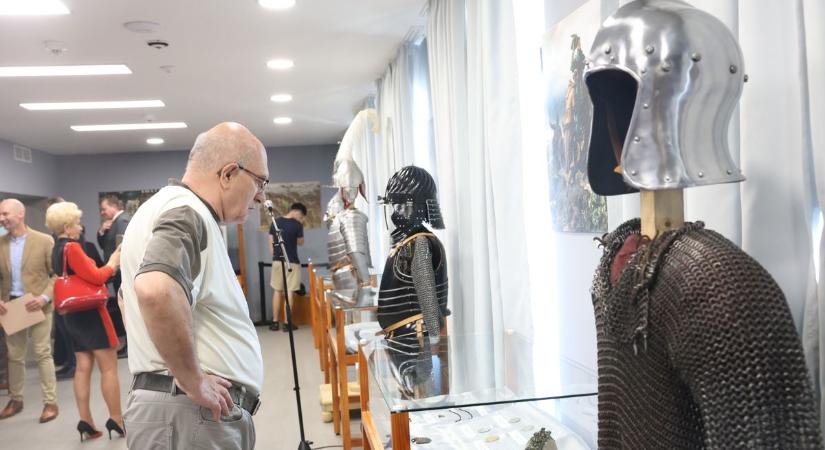 Ritkán látható relikviák érkeztek Nyíregyházára: megnyílt a Mohács 500 Emlékkiállítás