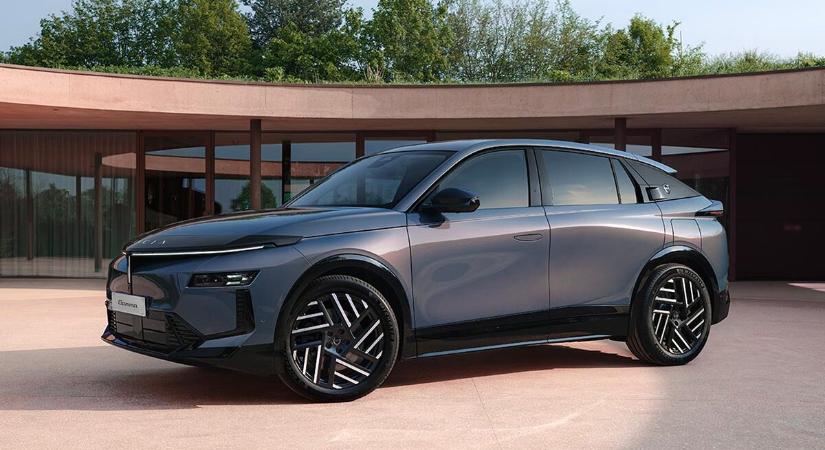 Csúcsmodellt villantott a Lancia, első képeken itt a Gamma