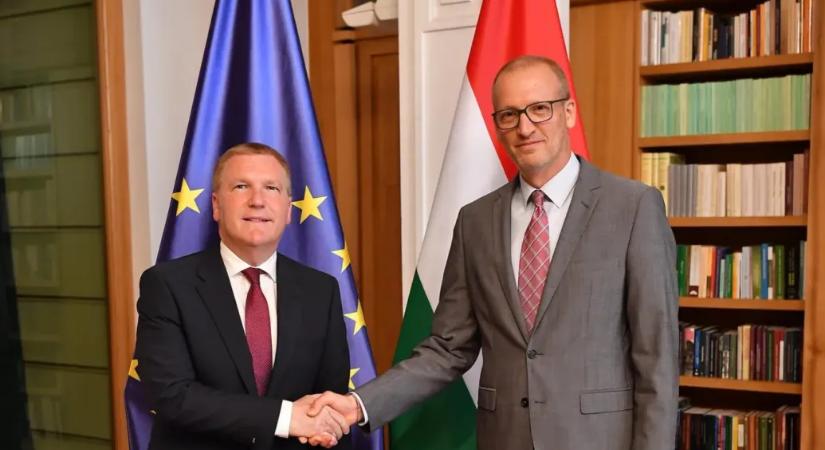 A kampányígéret ellenére nem állt le a közmédia hírszolgáltatása, de az átvilágítás már zajlik