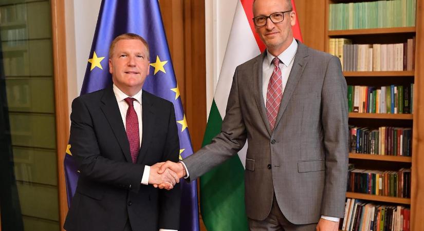 Tarr Zoltán közölte, két lépésben alakítják át a közmédiát