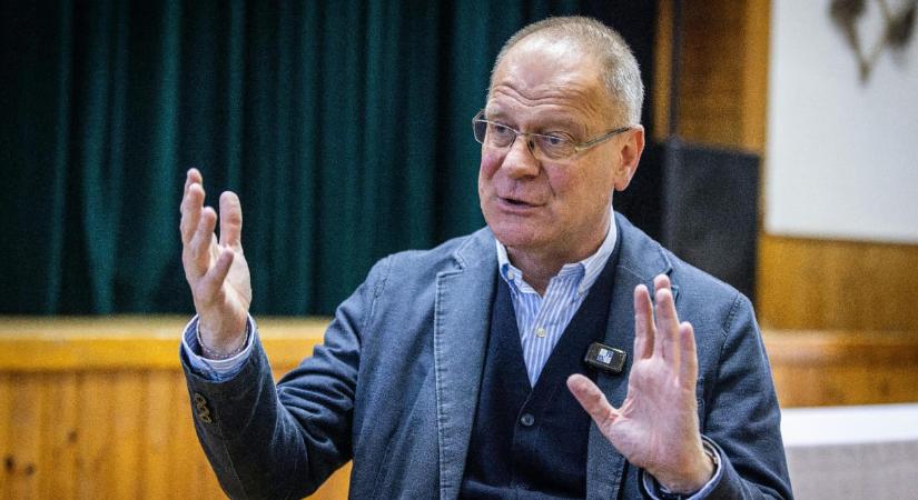 Navracsics Tibor visszatért a Facebookra, hogy üzenjen a vidékfejlesztési miniszternek