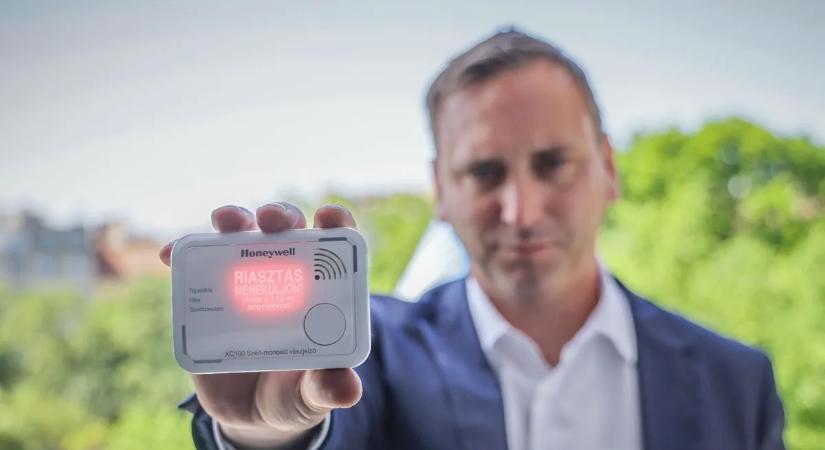 Egy fővárosi polgármestert és volt MSZP-s képviselőt is előállítottak az óbudai korrupciós ügyben