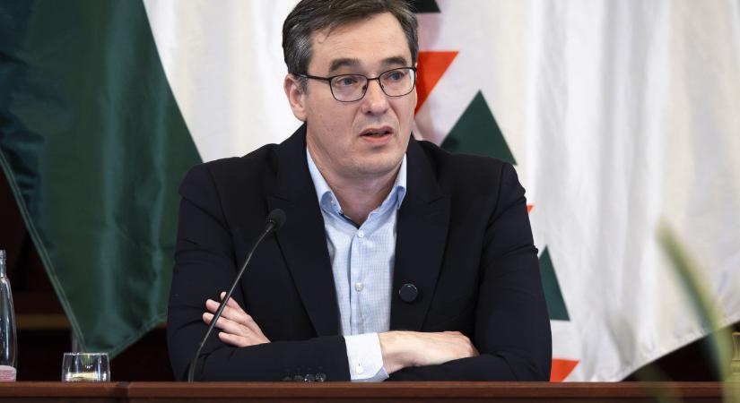 Karácsony: Én nem megyek a VIP-be