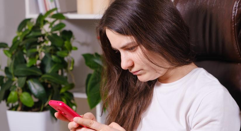 Ha ilyen fájdalmat tapasztalsz, annak a túl sok telefonozás lehet az oka