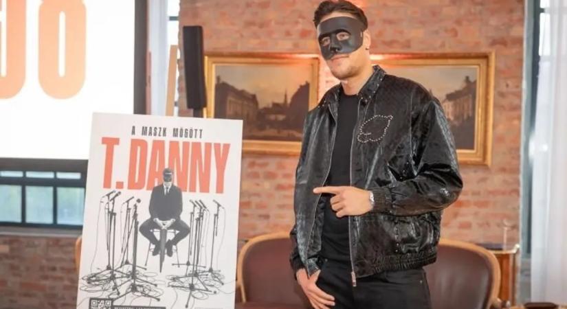 Nekimentek T. Dannynak: Te egy senki vagy, egy drogfüggő álarcban