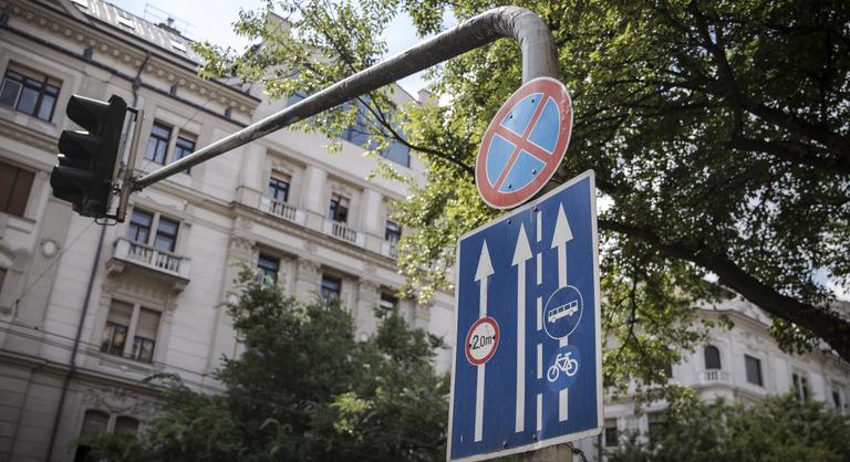 Vitézy Dávid heteken belül módosíthatja a KRESZ-t a rolleresek miatt
