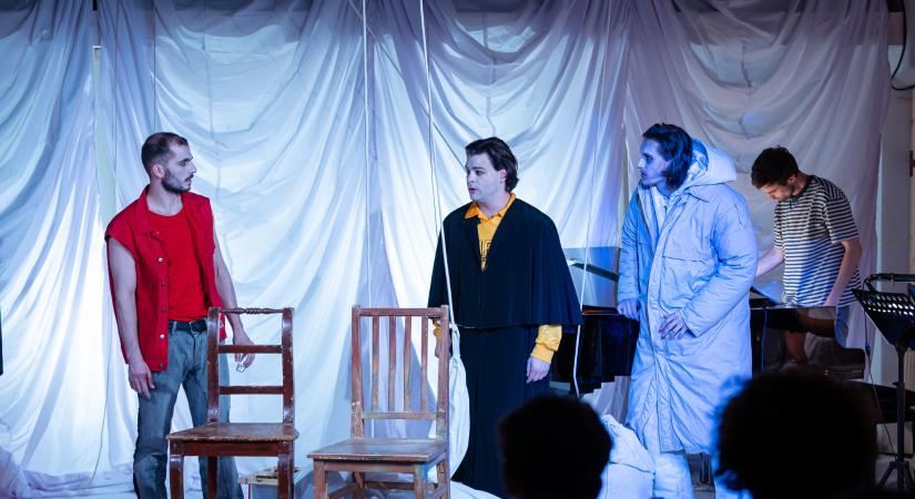 Kultúrtörténeti unikum Kolozsváron: Bodor Ádám sem hitte volna, hogy opera-performanszként kel életre a Verhovina madarai egyik fejezete