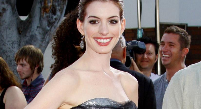 Azta: rendhagyó horrort vállalt be Anne Hathaway, már előzetes is van hozzá