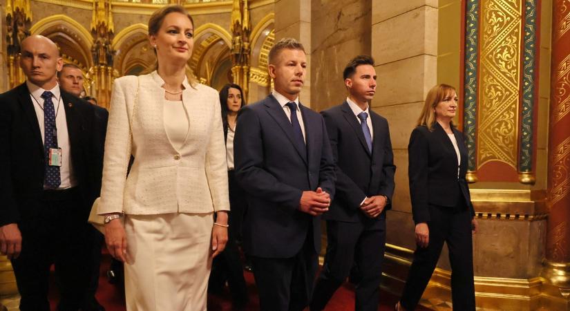 Most kaptuk a rendkívüli közleményt: átszervezik a minisztériumokat