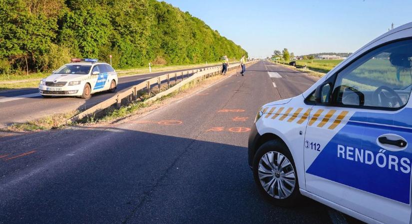 Baleset Hajdú-Biharban: két autó ütközött, mentő is érkezett a helyszínre!