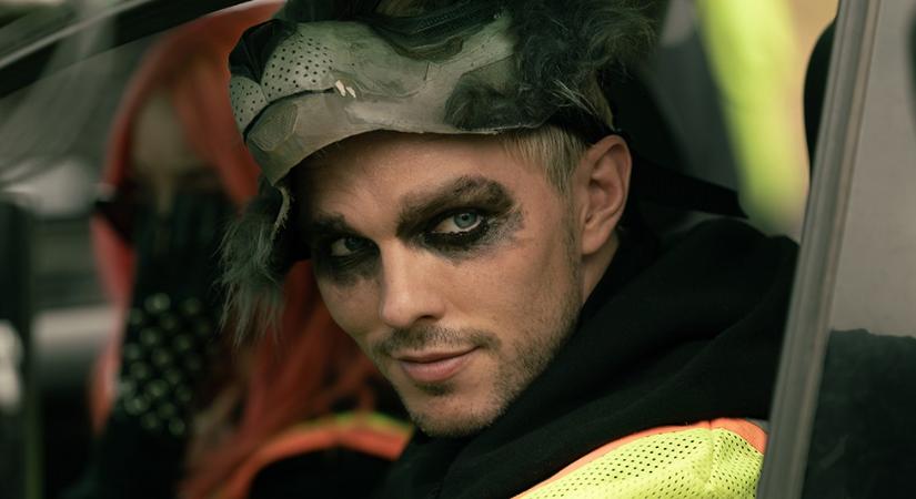 Nicholas Hoult és csapata élőben közvetítik a bankarablásaikat a YouTube-on, az FBI nem tapsol hozzá – trailer