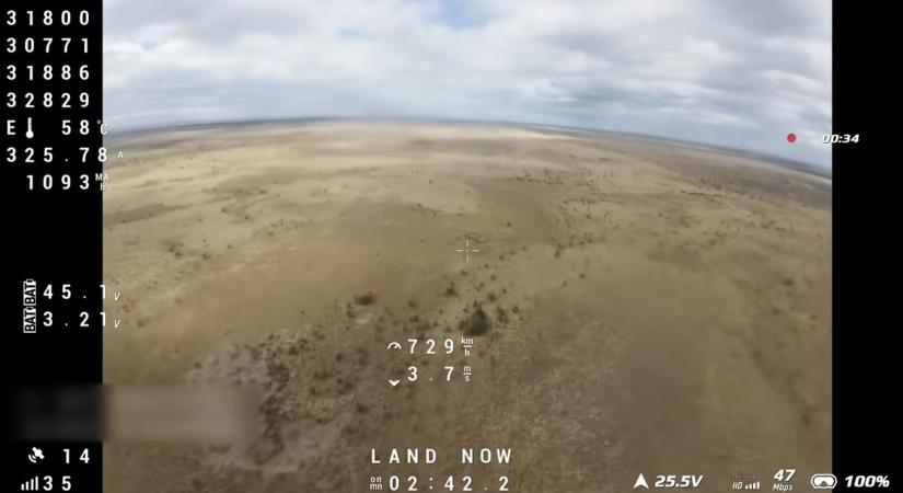 Ilyen gyorsan még sosem repült drón: videón a 729 km/h-s száguldás