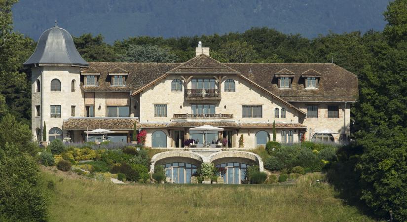 Fény derül a Schumacher-villa titkára? Bíróság elé állt a nemi erőszakkal vádolt pilóta