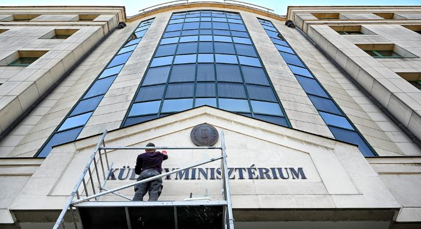 Elküldik a Külügyminisztériumtól Szijjártó Péter közvetlen munkatársait