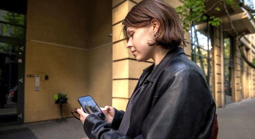 Levezette a Financial Times: a mobiltelefonok miatt csökkennek drasztikusan a születésszámok