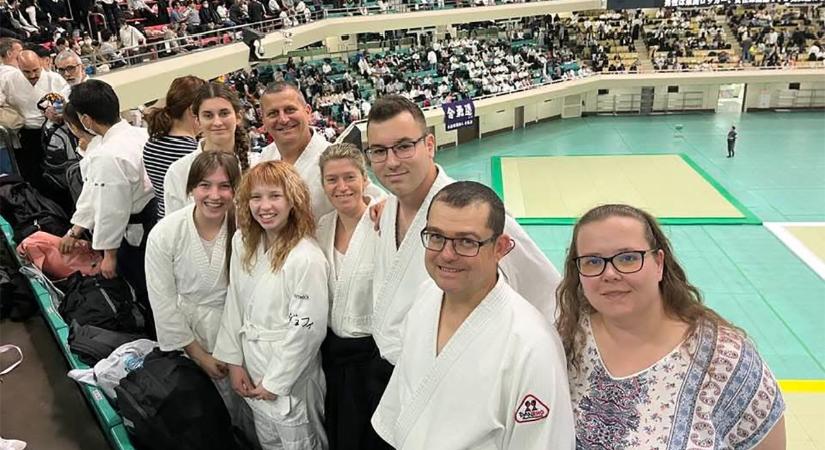 Történelmi aikidós siker Japánban – Az Aki Shiro Dojo a világ egyik legnagyobb Aikido bemutatóján