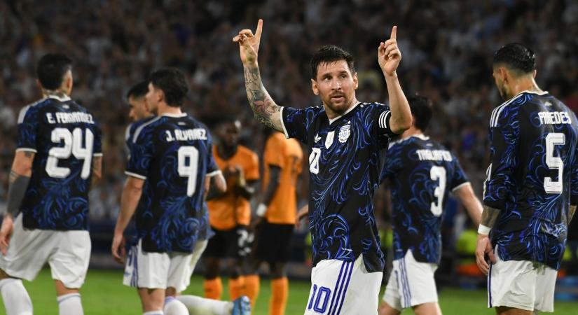 Maradona előtt tiszteleg a Lionel Messiéket a foci-vb-re utaztató monstrum – videó