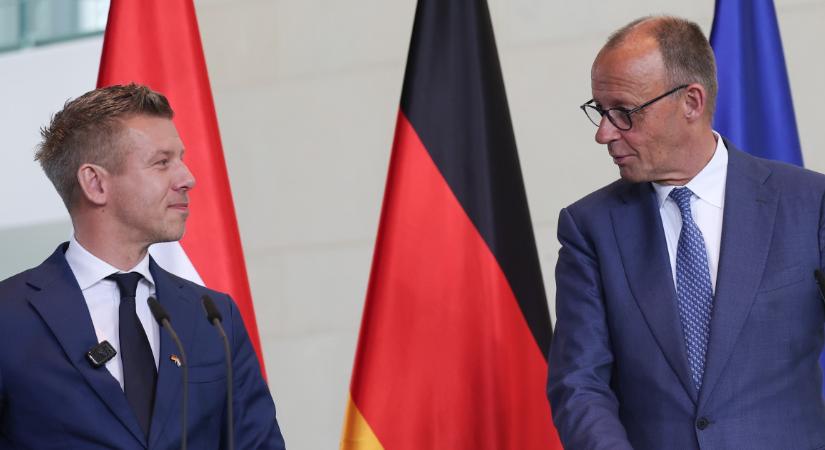 „Ez egy új kezdet” – Berlinben is megtolták Magyar Péter motorját