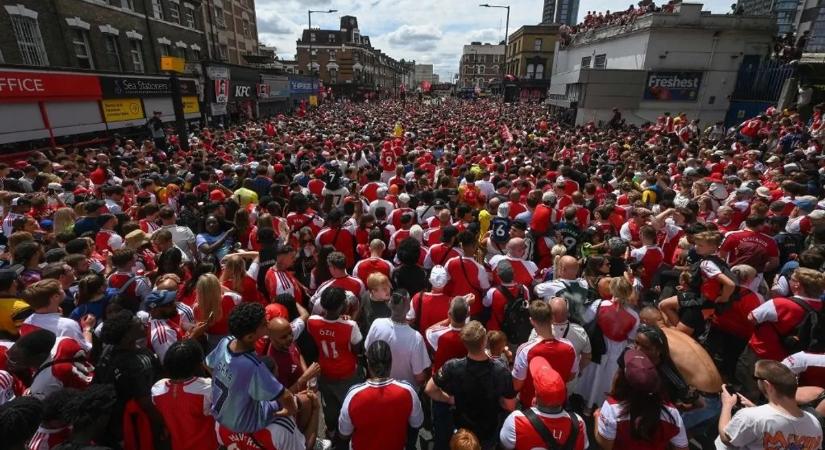 Az Arsenal szurkolói brutálisan összevertek két férfit a BL-döntő után
